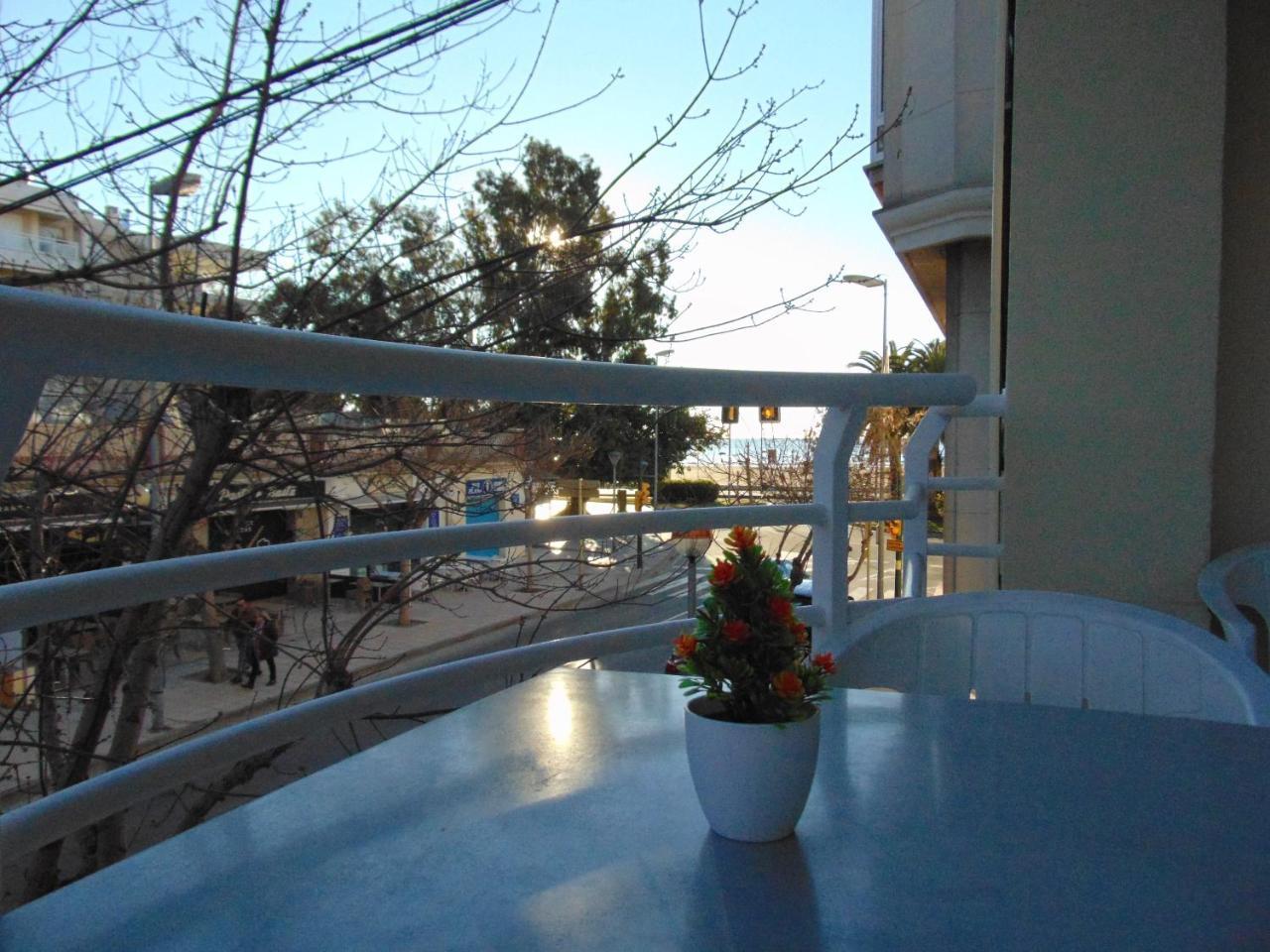 Apartaments Voramar Cambrils Eksteriør bilde